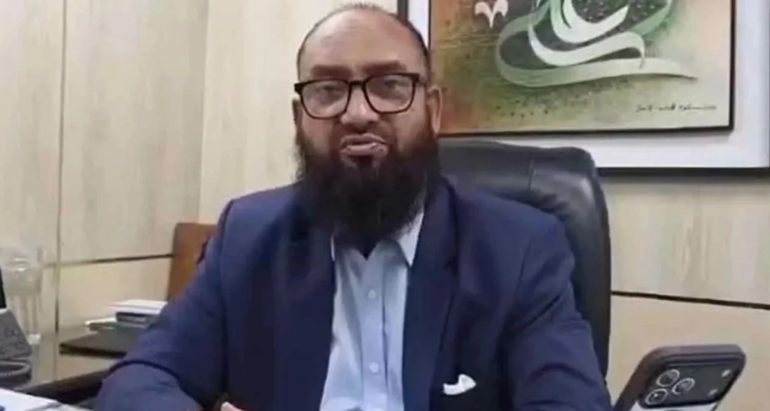 হঠাৎ ইসলামী ব্যাংক থেকে টাকা তোলার হিড়িক! যা জানালেন এমডি