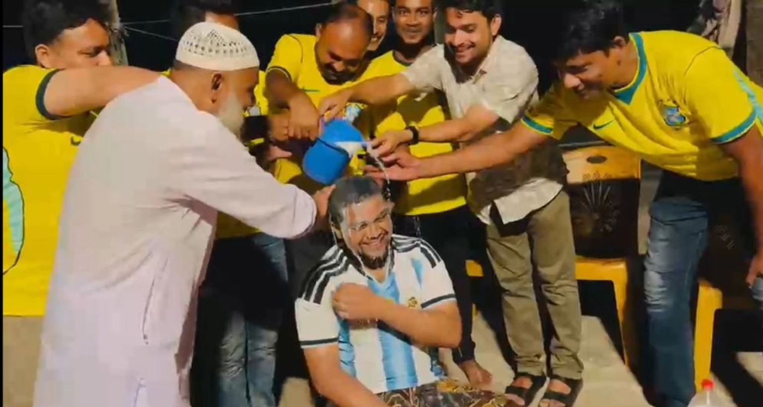 বিশ্বকাপ নিয়ে শেরপুরে ঘটেছে এক ব্যতিক্রমী ঘটনা
