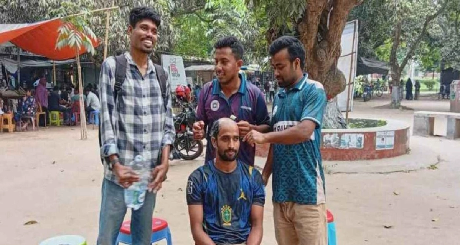 জিতল-আর্জেন্টিনা-মাথা-ন্যাড়া-হয়ে-দেওয়া-কথা-রাখল-ব্রাজিল-সমর্থক