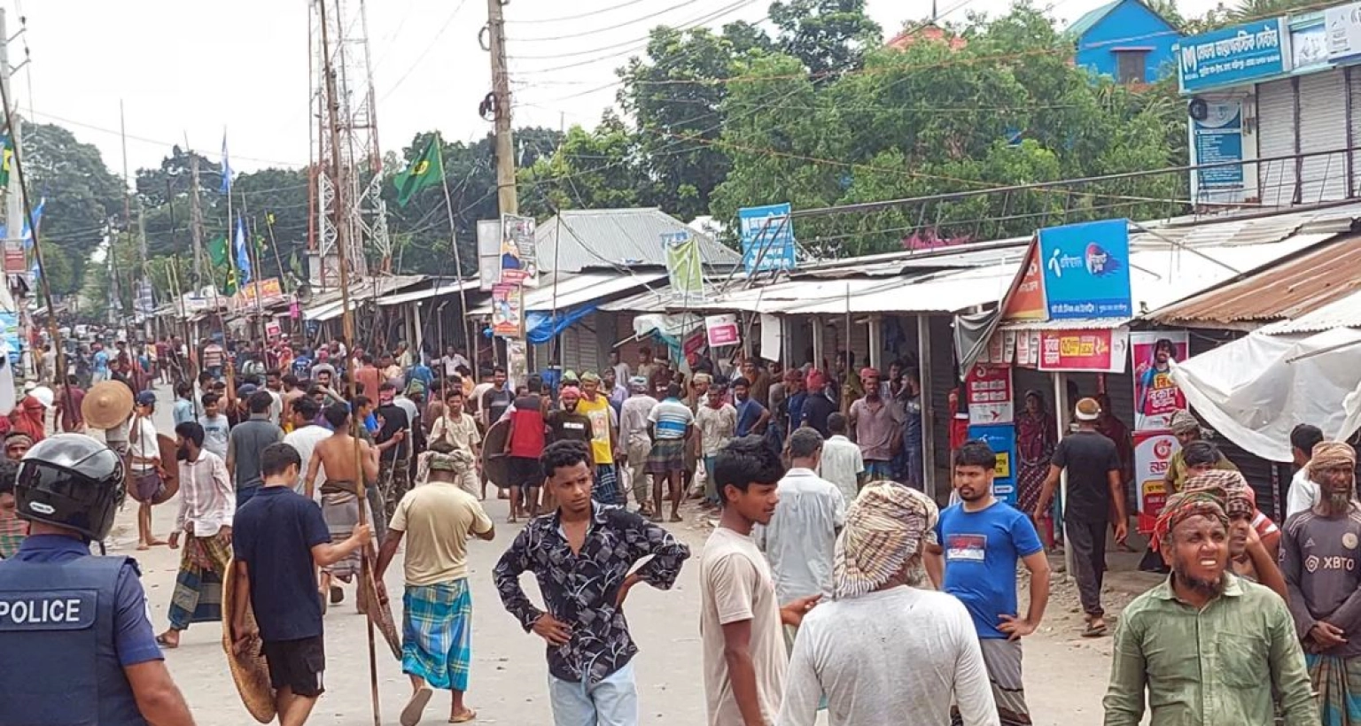 দফায় দফায় রক্তক্ষয়ী সংঘর্ষ, আহত অর্ধশতাধিক