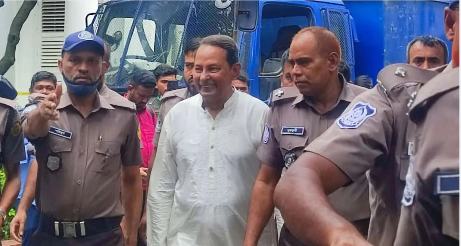 হাসানুল হক ইনুর ১০ বছরের জেল