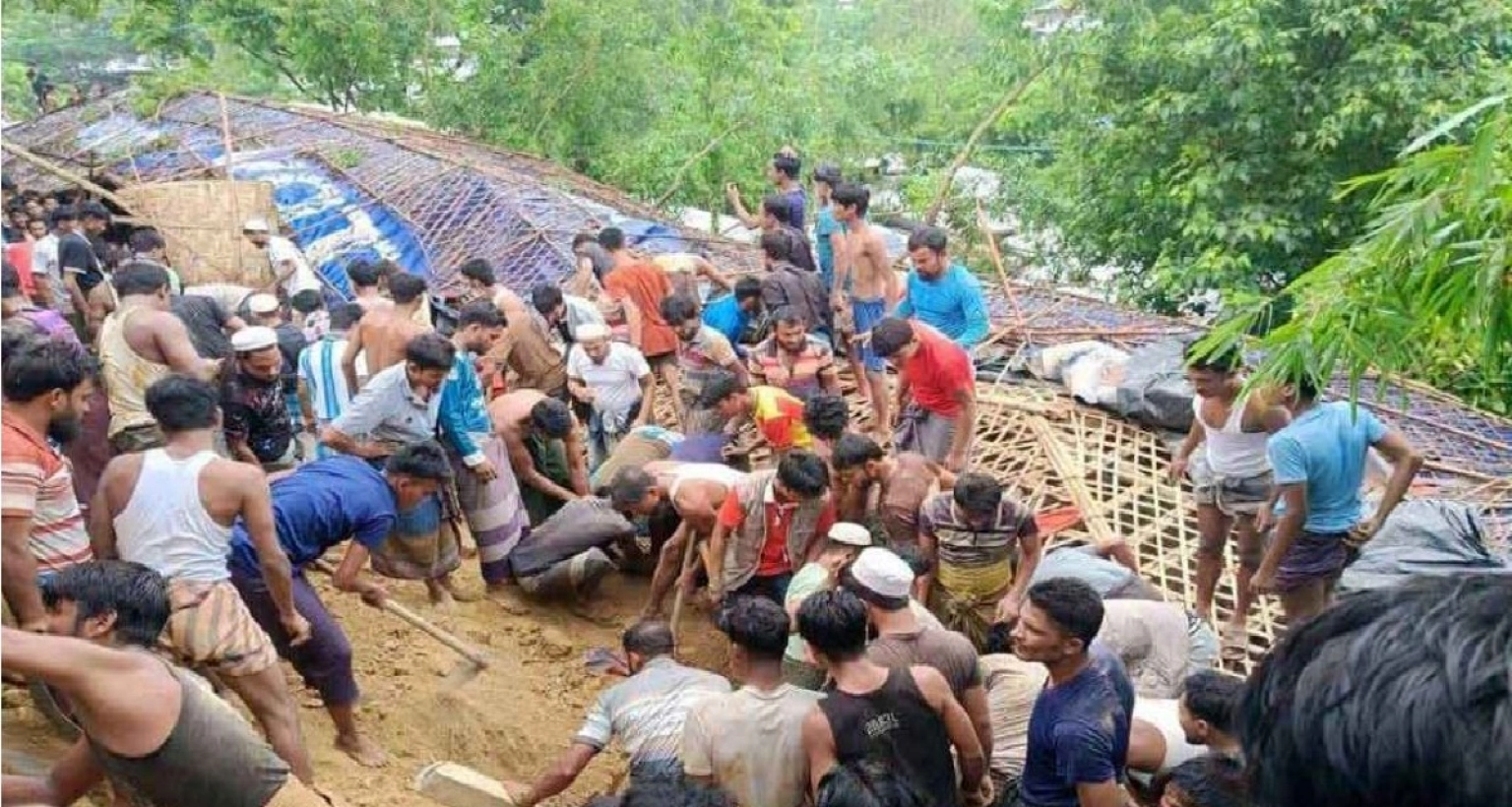 মক্তবের-উপর-পাহাড়ধসে-৫-শিক্ষার্থীর-মৃত্যু