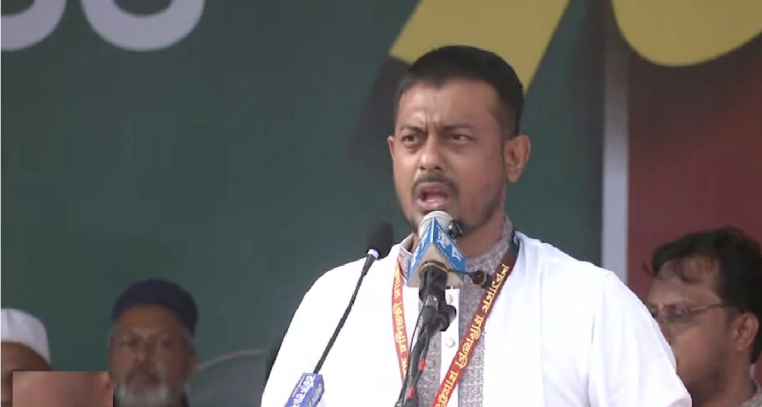 মানুষ যখন বন্যার পানিতে তলিয়ে যাচ্ছে, তখন প্রধানমন্ত্রী স্ত্রীর সাথে সেলফি তোলায় ব্যস্ত : নাসীরুদ্দীন পাটওয়ারী