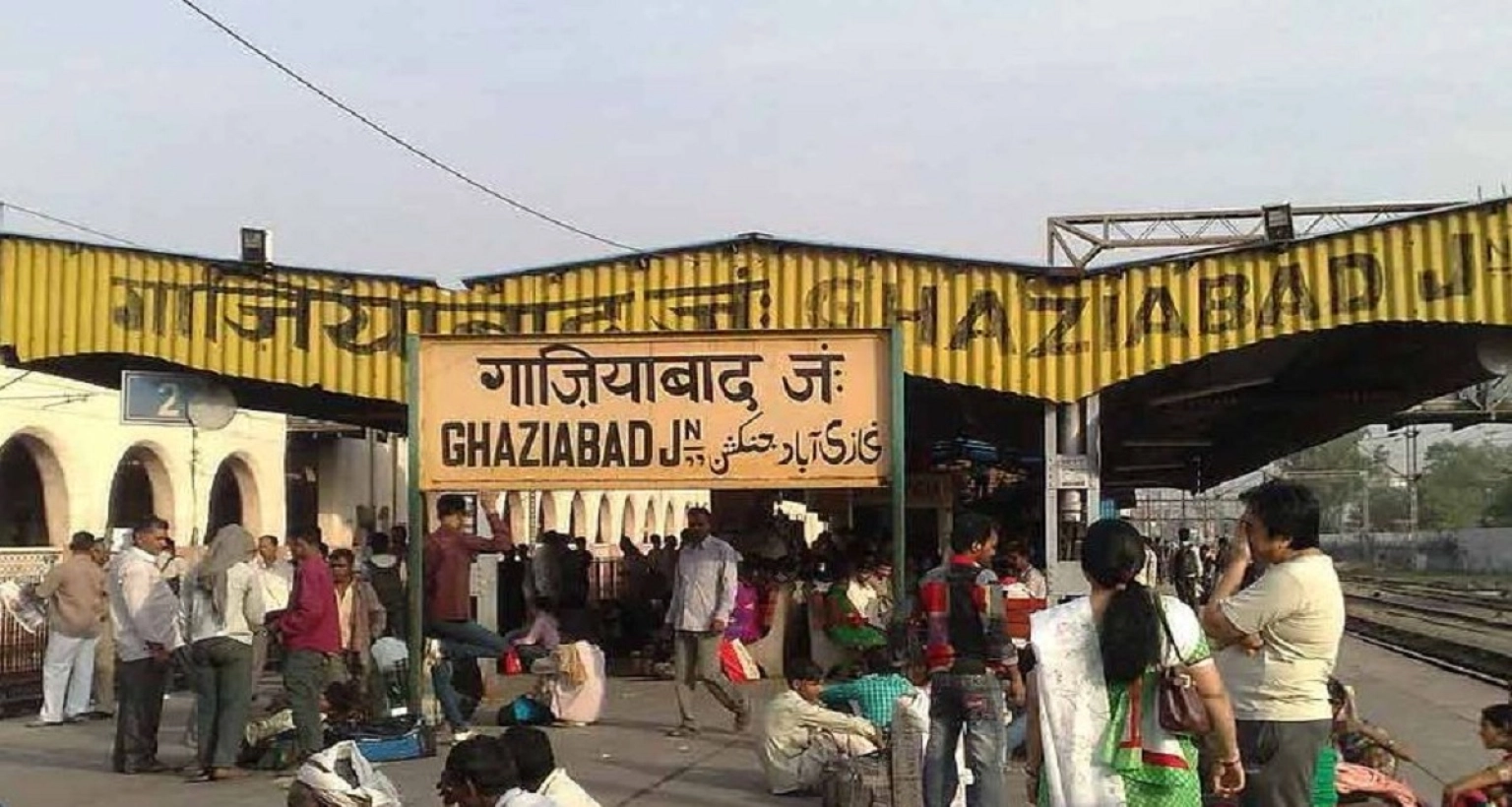 নারী-পুলিশরা-ভয়ে-দরজা-লক-করে-দেন-চিৎকার-করতে-করতে-যুবকের-মৃত্যু