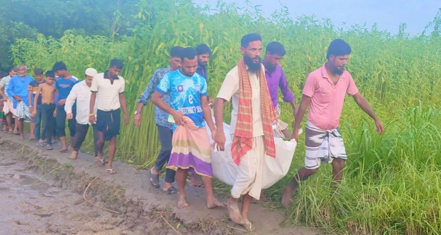 নিষিদ্ধ আওয়ামী লীগের এক নেতাকে গলা কেটে হত্যা 