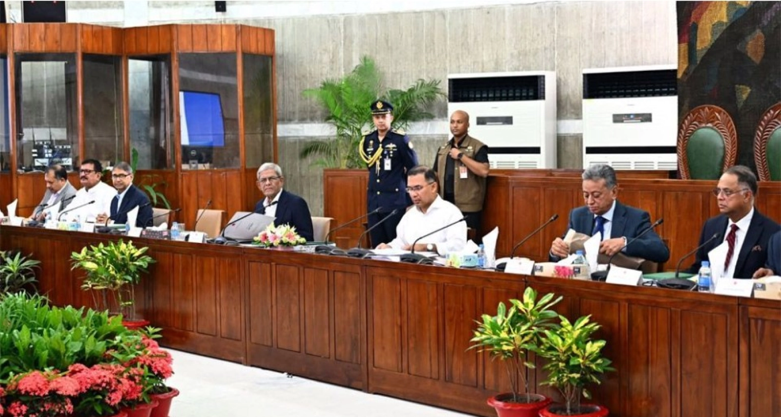 এবার-নতুন-করে-মন্ত্রিসভায়-ডাক-পেতে-পারেন-যারা