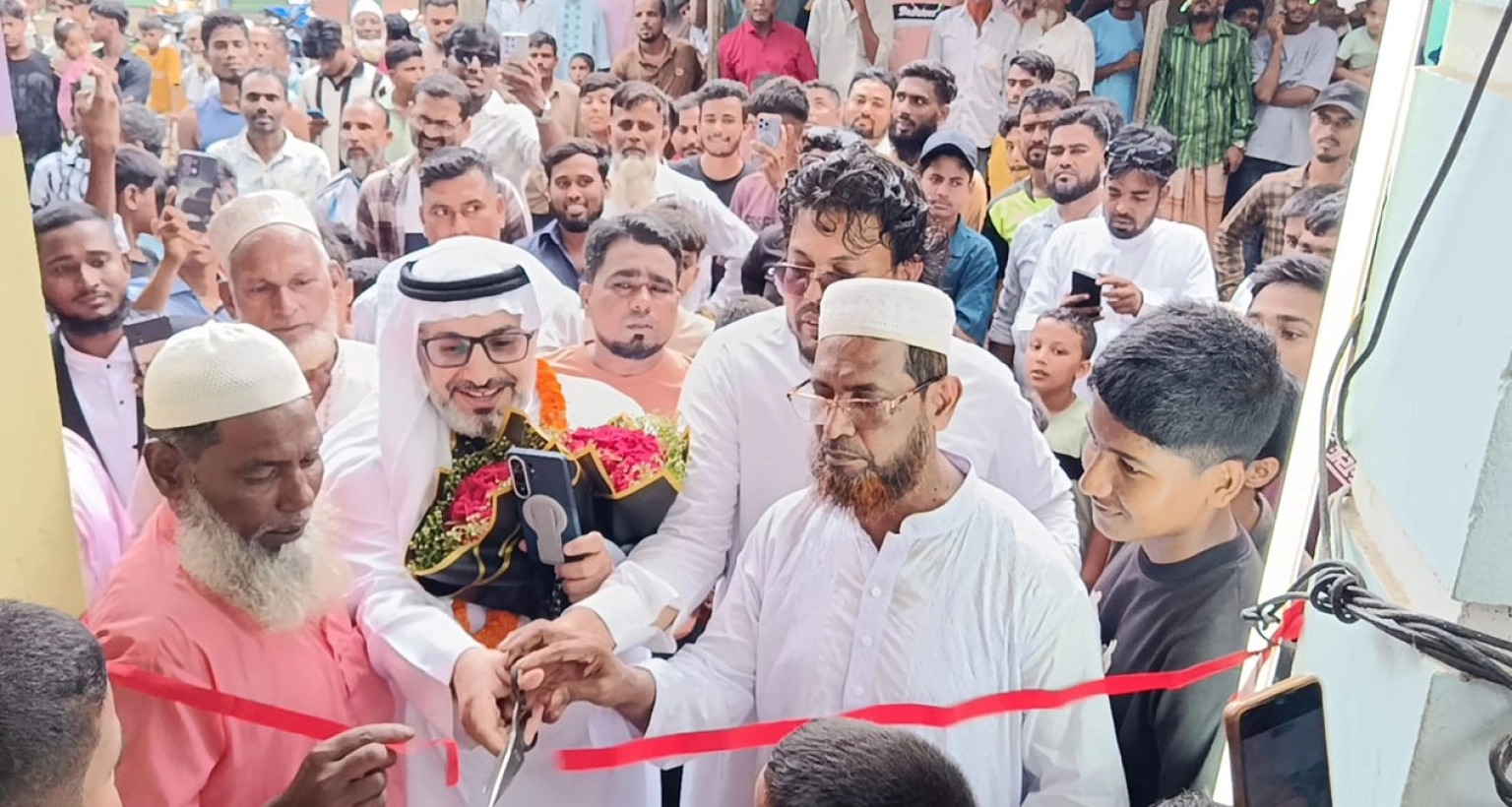 প্রবাসী-বাংলাদেশির-বাড়িতে-বেড়াতে-এসেছেন-তারই-সৌদি-কফিল