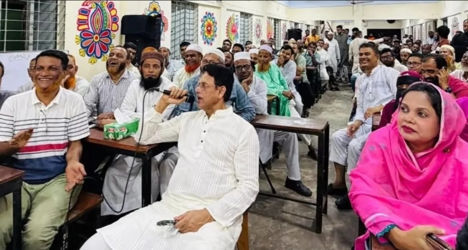 মঞ্চের-আসন-ছেড়ে-নেতাকর্মীদের-সারিতে-বসে-নজির-দেখালেন-শিক্ষামন্ত্রী-মিলন