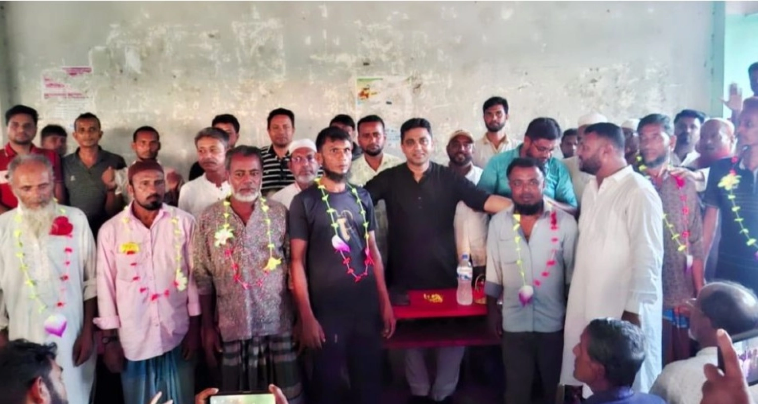 ১২ জামায়াত কর্মীর বিএনপিতে যোগদান
