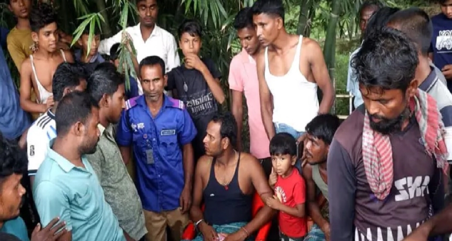 বাংলাদেশিকে ধরে নিয়ে গেছে বিএসএফ, পাল্টা ভারতীয়কে ধরে আনলেন স্থানীয়রা