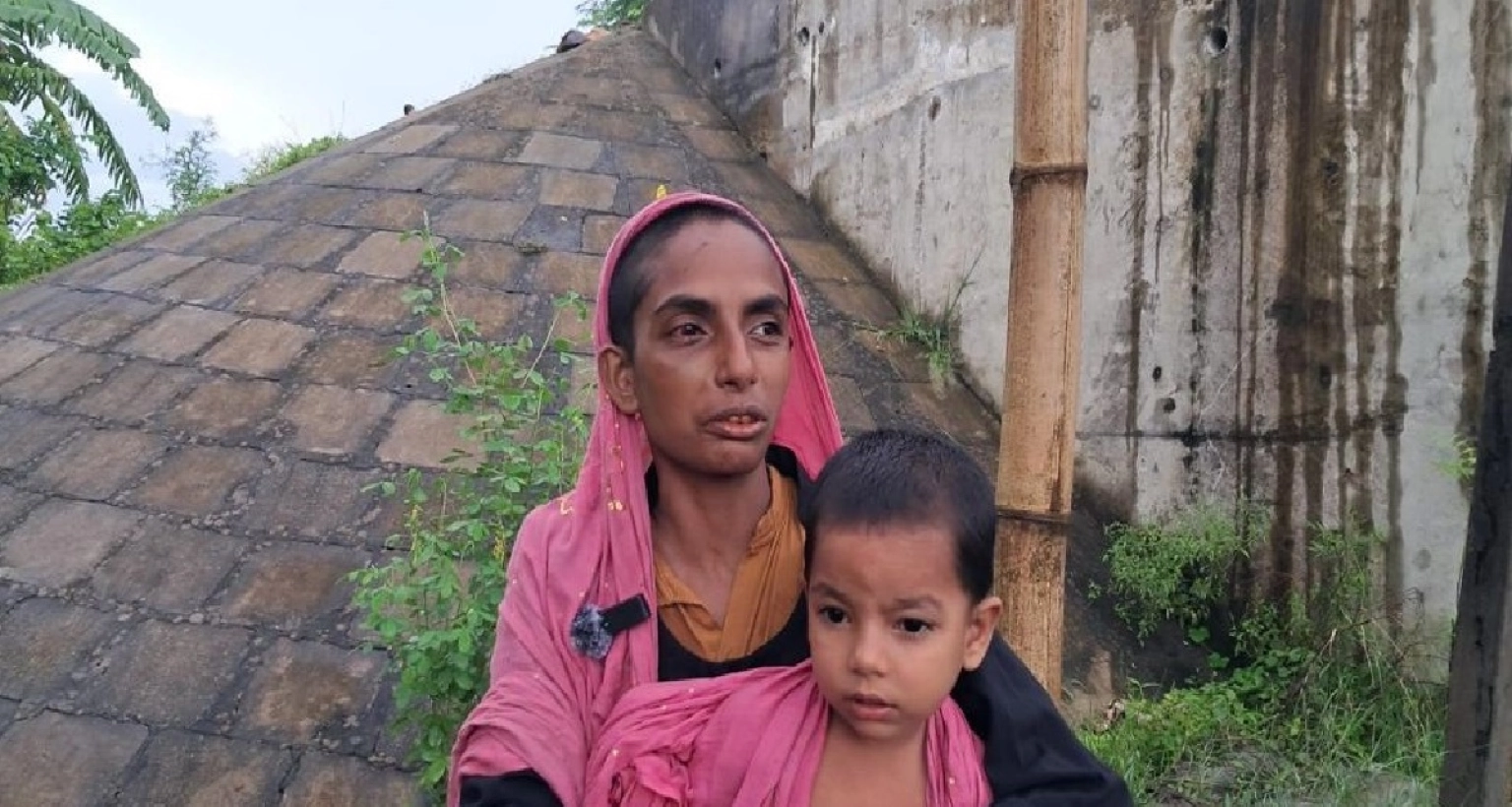 নেই-খাবার-ঘর-ভাড়ার-টাকা-পরিশোধে-নিজের-মাথার-চুল-বিক্রি-করলেন-অসহায়-মা