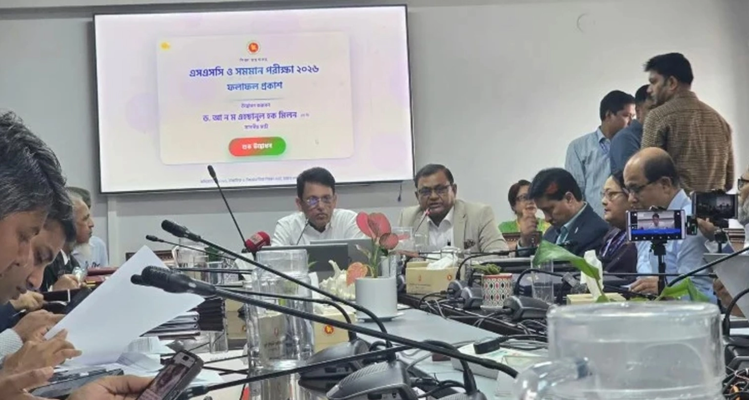 মন-খুলে-গান-গাওয়া-যায়-নম্বর-দেয়া-যায়-না-শিক্ষামন্ত্রী