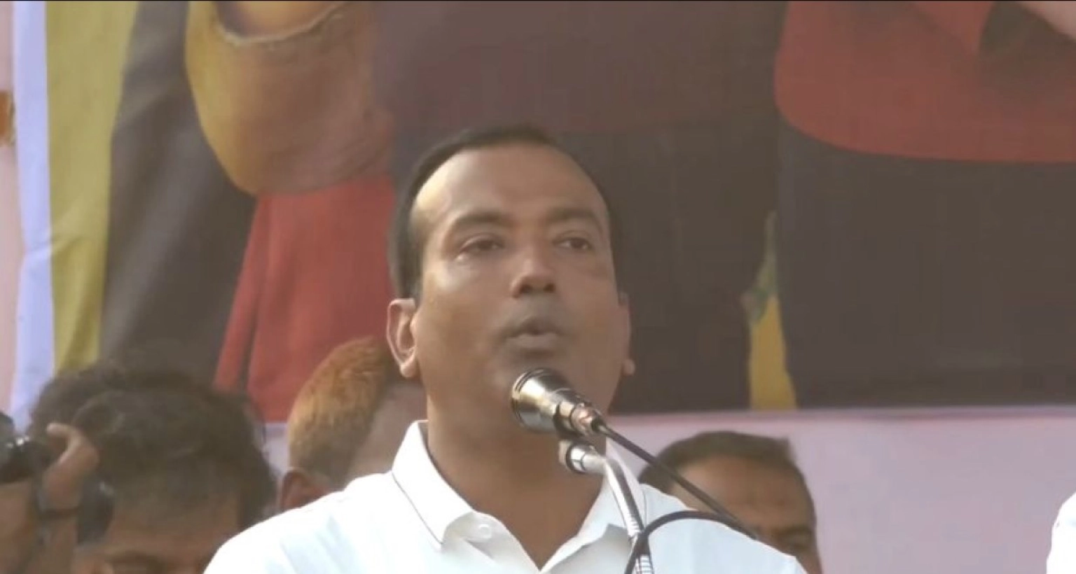 ‘জীবনের শ্রেষ্ঠ অধ্যায়ের পরিসমাপ্তি’, আবেগঘন বার্তা দিয়ে ছাত্রদল সভাপতির কী ইঙ্গিত