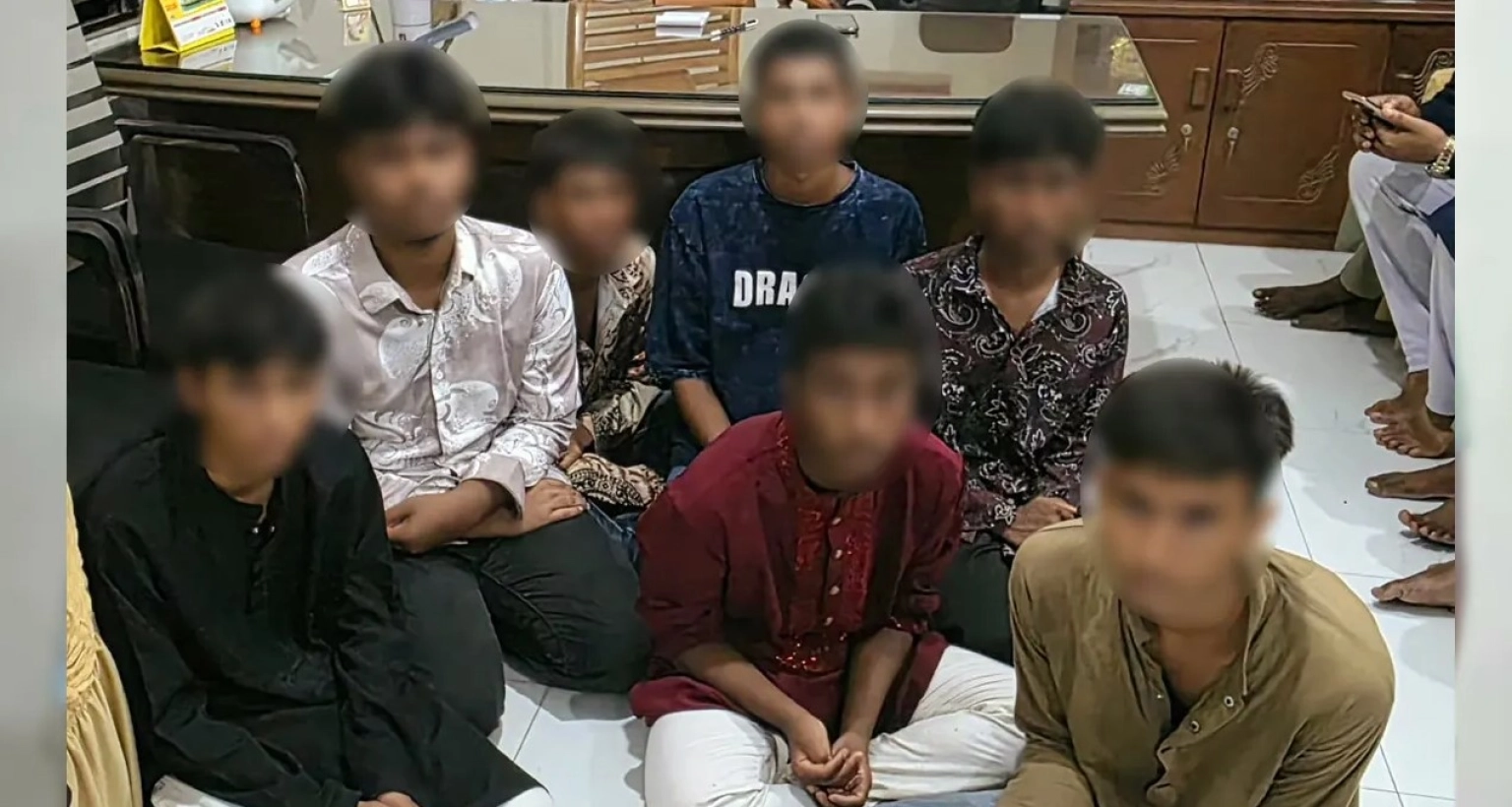 নিষিদ্ধ ছাত্রলীগের ঝটিকা মিছিল থেকে ৯ জন আটক