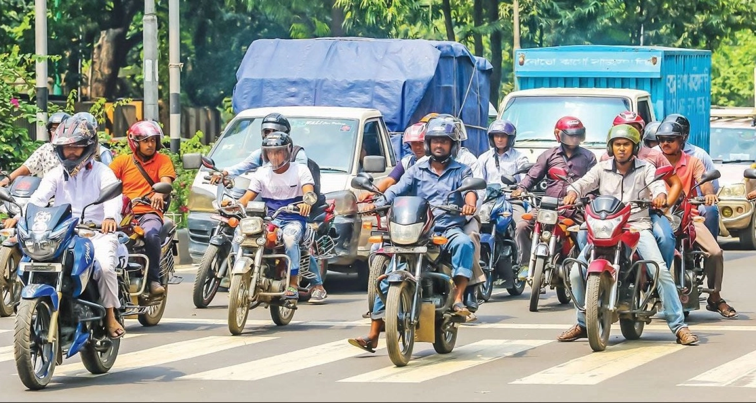 মোটরযানের কাগজপত্র ও ড্রাইভিং লাইসেন্স নবায়ন ইস্যুতে বড় সুখবর, নতুন সিদ্ধান্ত অনুযায়ী...