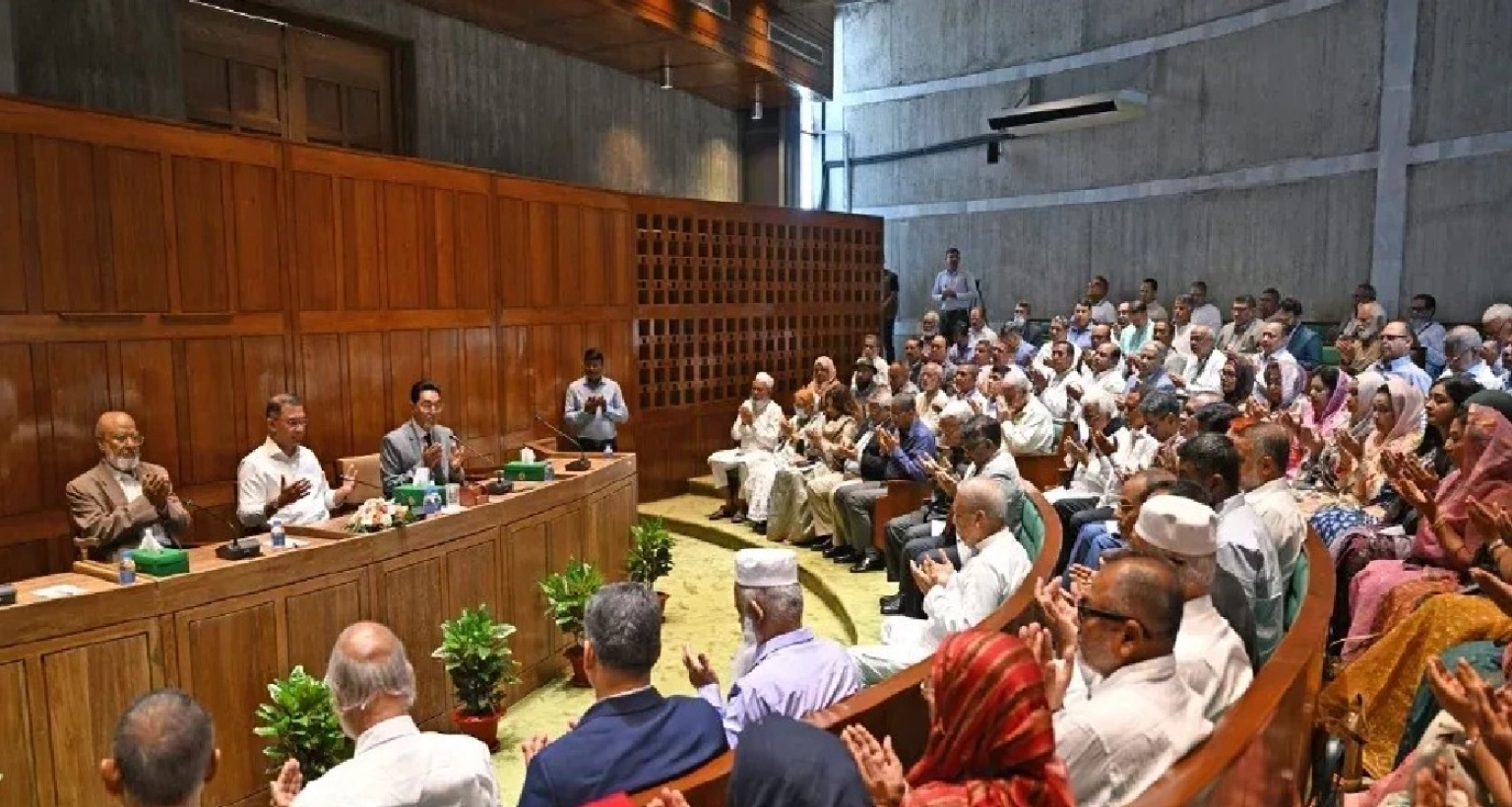 ইউপি-নির্বাচন-নিয়ে-মন্ত্রী-এমপিদের-যে-বিষয়ে-সতর্ক-করলেন-প্রধানমন্ত্রী