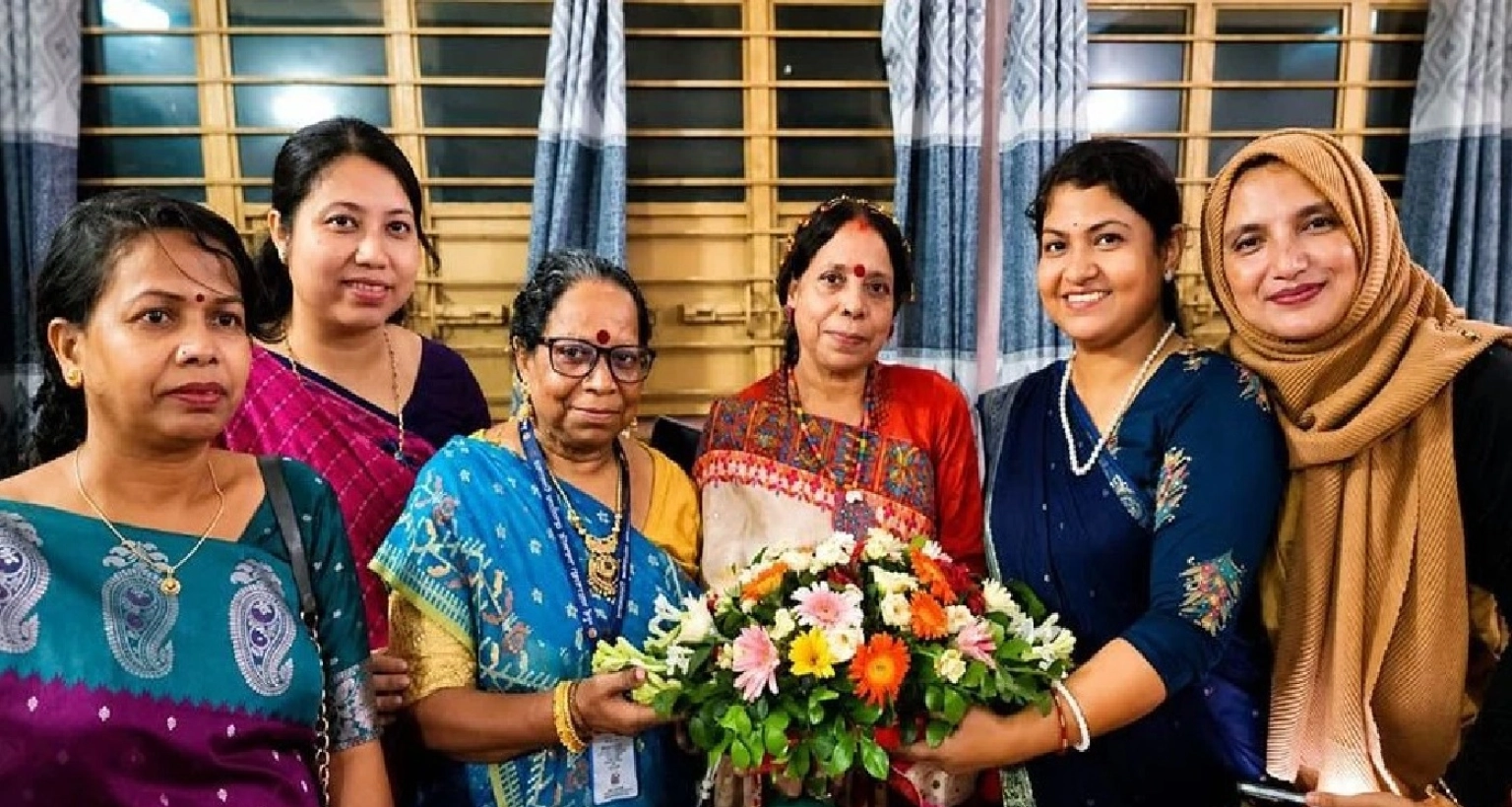 দুই-বোনের-জন্ম-একই-দিনে-চাকরি-একই-দিনে-অবসর-একই-দিনে