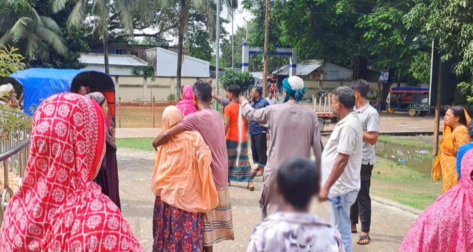 বিদ্যুৎস্পৃষ্ট হয়ে স্বামী-স্ত্রীসহ চারজনের মৃত্যু
