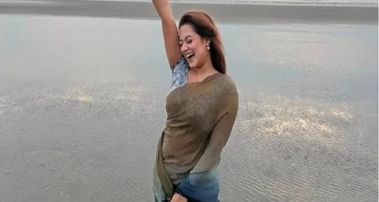 নতুন-লুকে-প্রার্থনা-ফারদিন-দীঘি