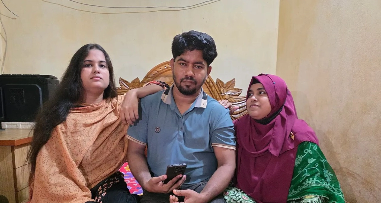 স্বামীর পছন্দকে মেনে নিয়ে সেই নারীকেই নিজ হাতে বিয়ে করিয়েছেন রুমা