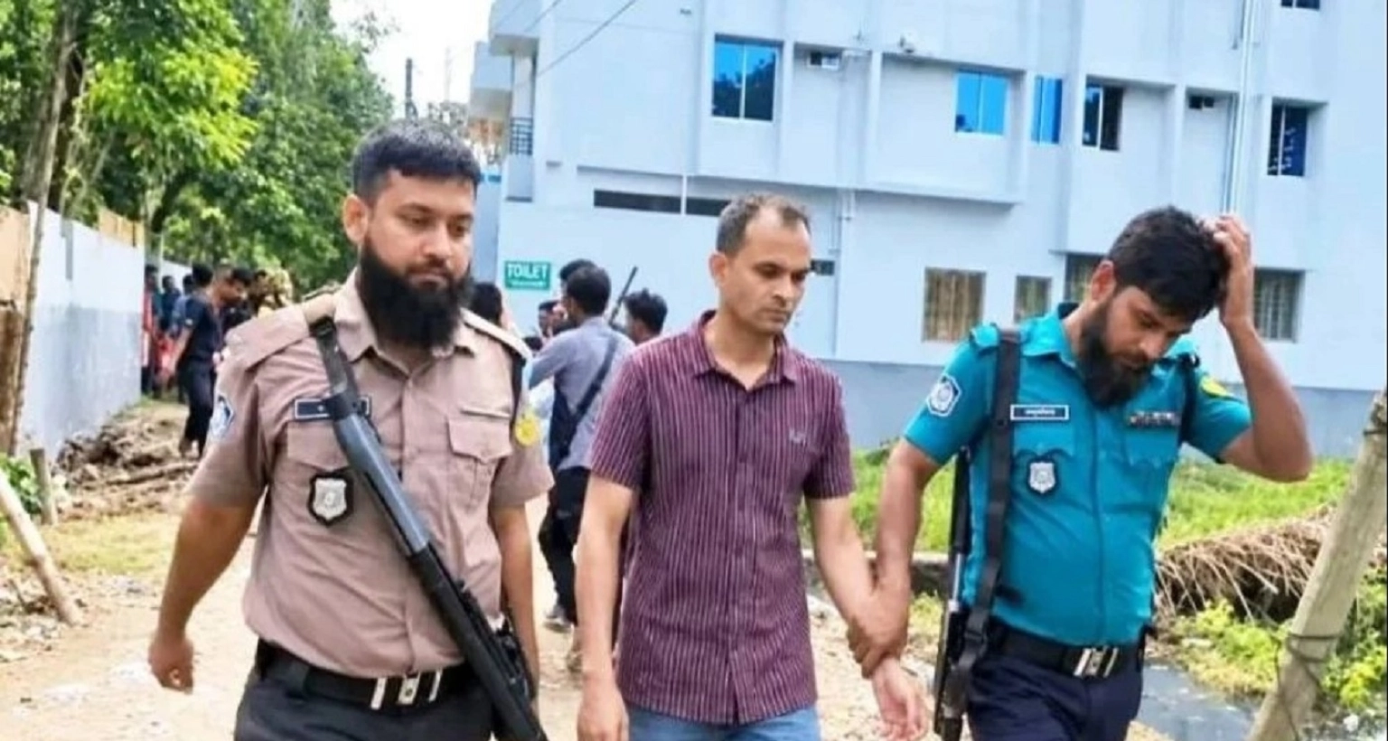  ষষ্ঠ স্ত্রী জানতে পারেন, ওসি মাহবুব যে জেলায় যান, সেখানেই বিয়ে করেন