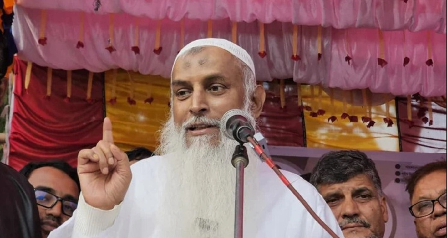পবিত্র মক্কা-মদিনায় হামলার চেষ্টা হলে বিশ্ব মুসলিম ঐক্যবদ্ধ প্রতিরোধ গড়ে তুলবে: ধর্মমন্ত্রী