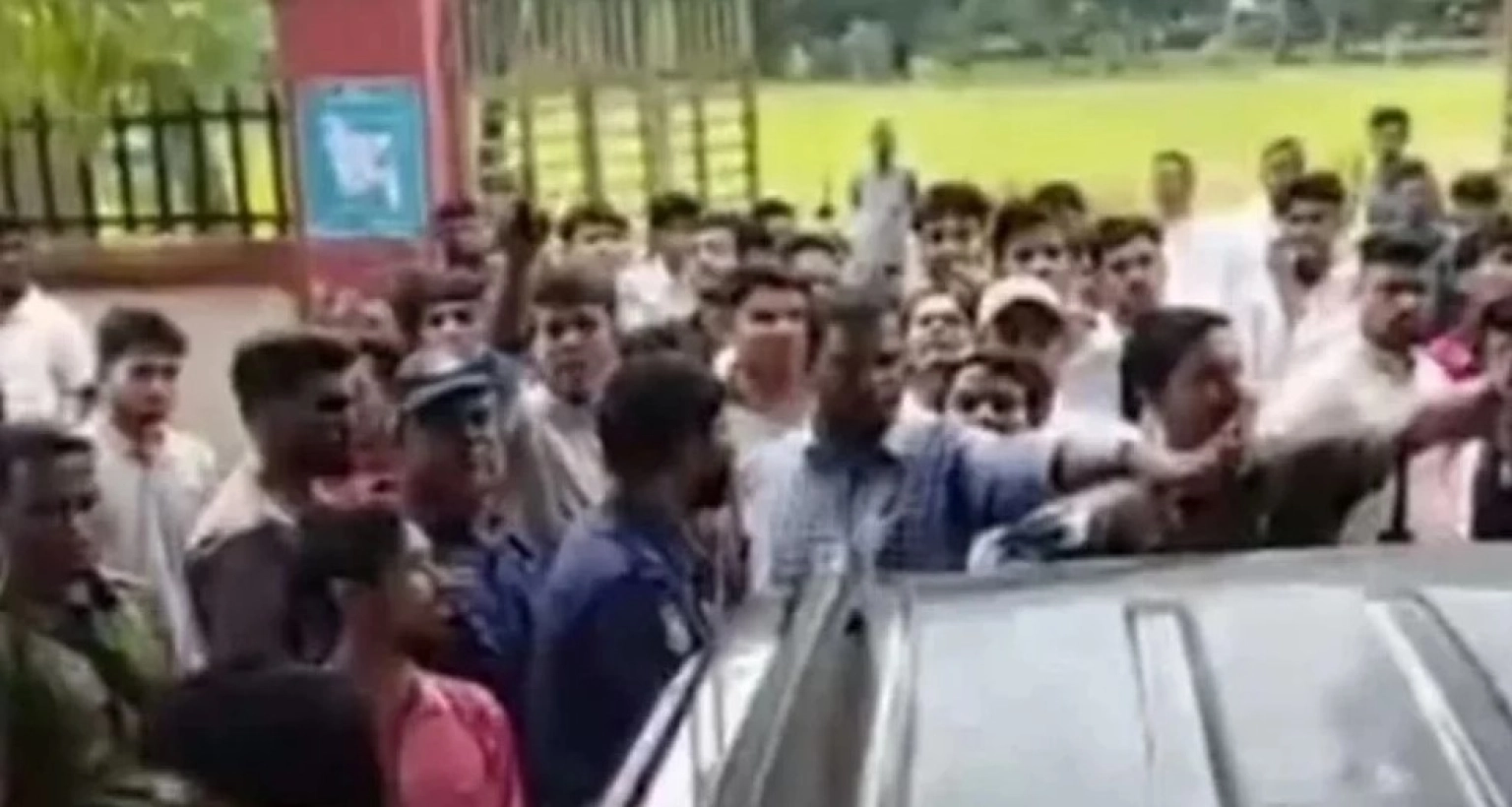 ব্রেকিং নিউজ : বিএনপি-এনসিপি সংঘর্ষ