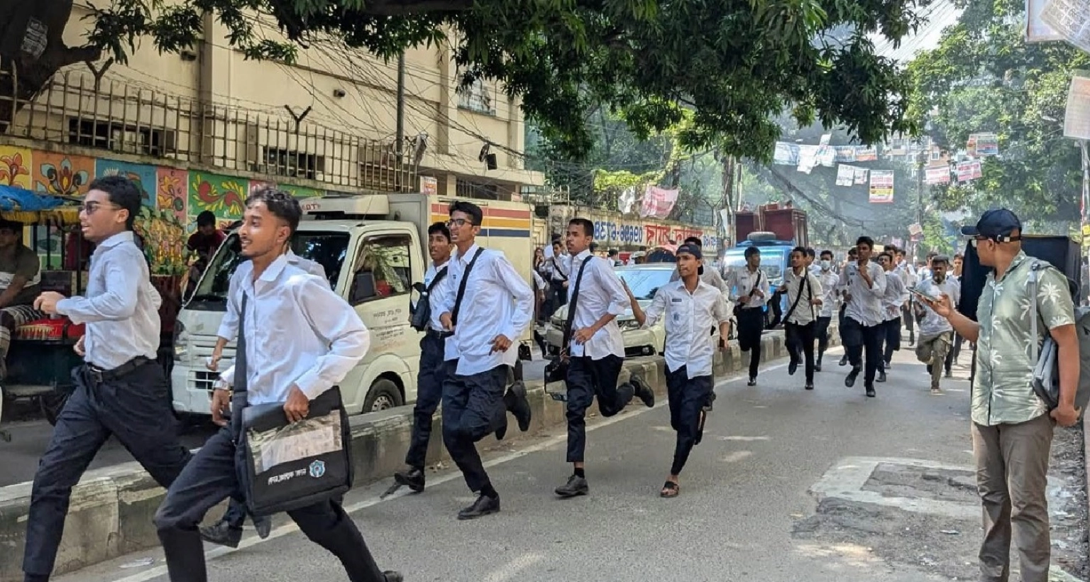 রাজধানীর দুই কলেজের শিক্ষার্থীদের মধ্যে সংঘর্ষ