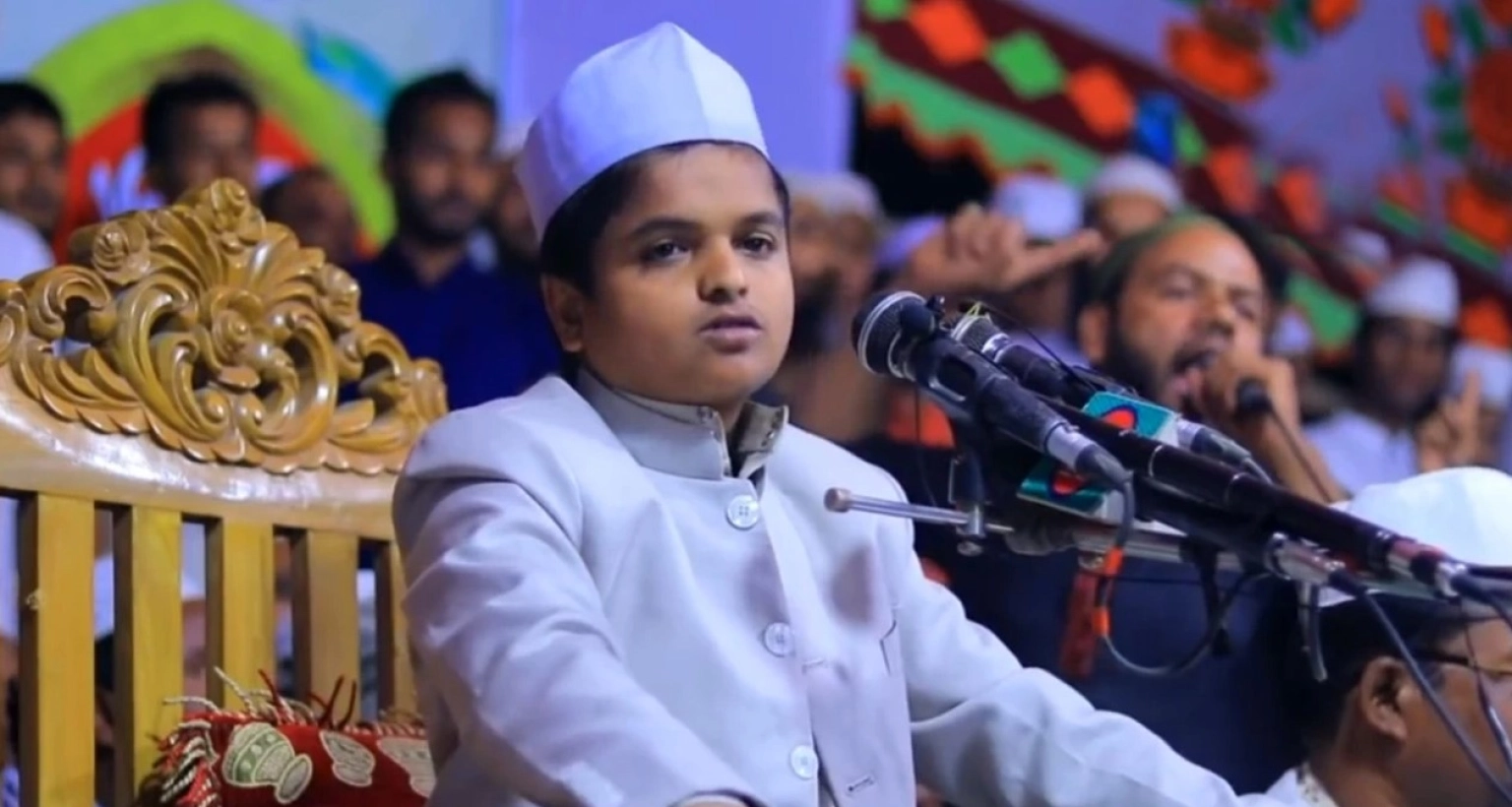 মহাসড়কে ব্যাটারিচালিত অটোরিকশা নিয়ে যা লিখলেন রফিকুল ইসলাম মাদানী