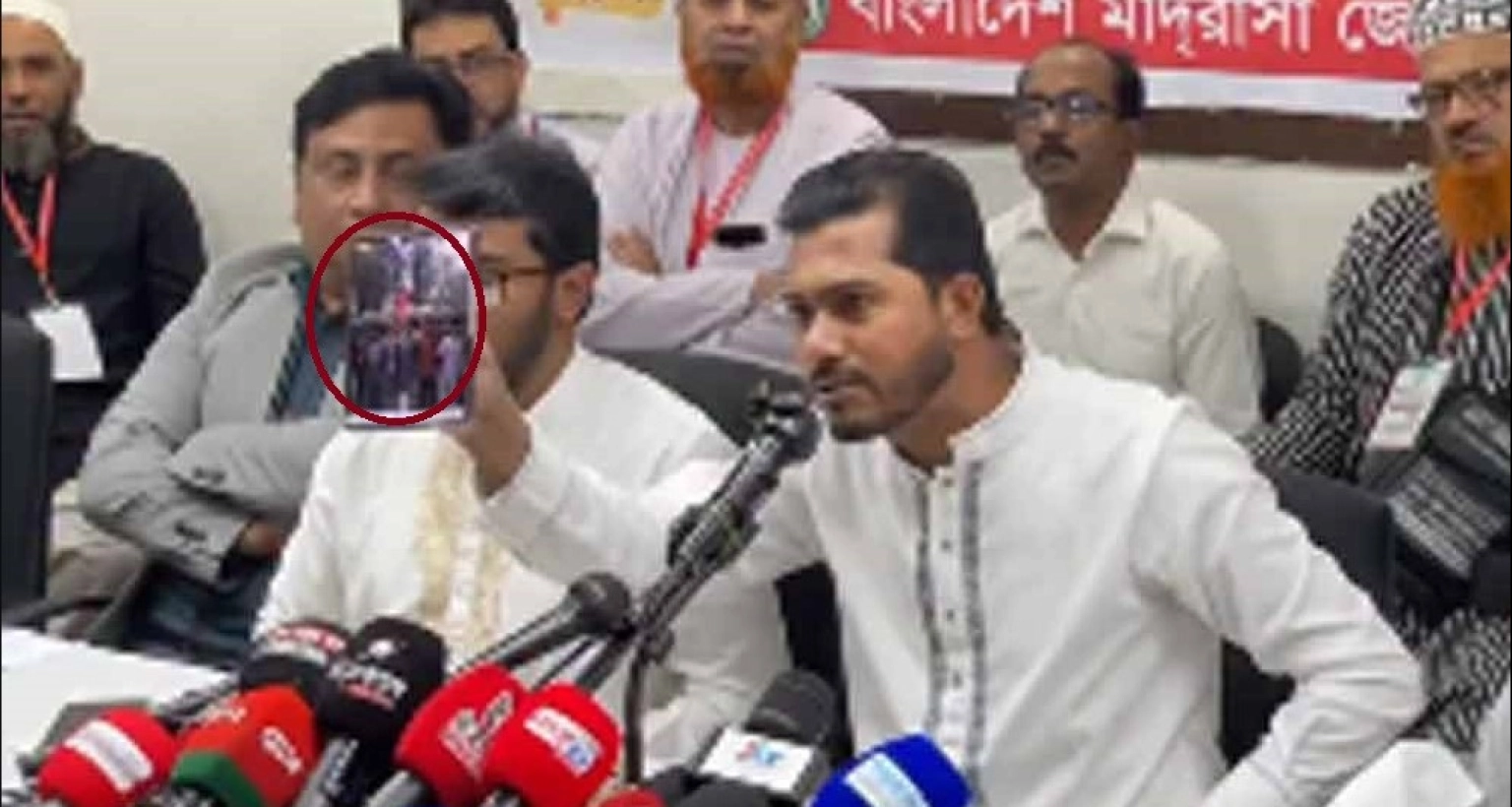 লাল-মার্ক-করা-একটা-ছেলে-আছে-সাদিক-কায়েম