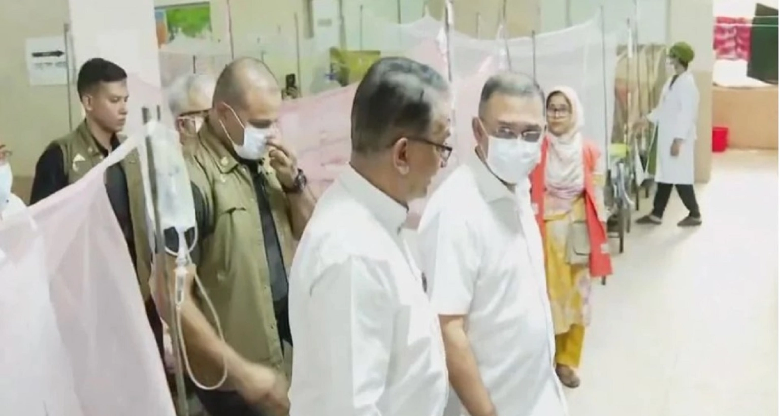 আকস্মিক-হাসপাতাল-পরিদর্শনে-প্রধানমন্ত্রী-যা-দেখে-তীব্র-অসন্তোষ-প্রকাশ-ও-চিকিৎসককে-বরখাস্তের-নির্দেশ