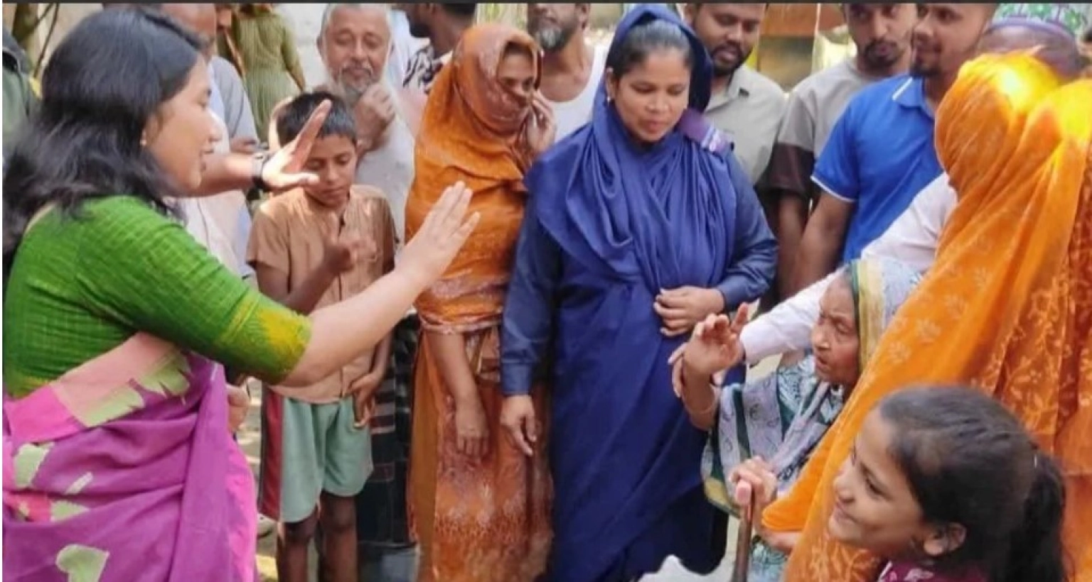 ৮৫ বছর বয়সি জয়নব ভানুর ছয় ছেলের পাকা ঘর, অথচ কারও বাসায় মায়ের জন্য একটি কক্ষ নেই