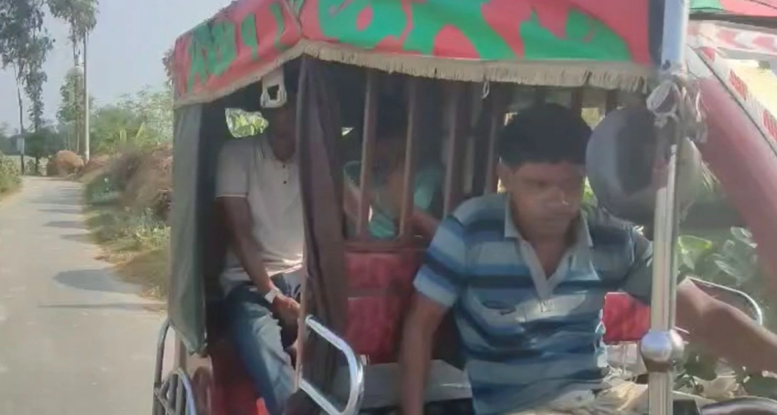 শেখ হাসিনার দেশে প্রত্যাবর্তনের তারিখ ঘোষণার বার্তা দিয়ে মাইকিং 