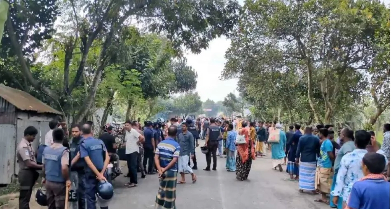 সংঘর্ষ, পুলিশসহ আহত ১০