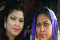 একসাথে এইচএসসি পরীক্ষা, ফলাফলে মেয়ের চেয়ে এগিয়ে মা