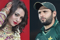 আফ্রিদিকে নিয়ে মুখ খুললেন পাক মডেল