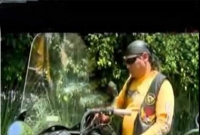 অন্ধ ব্যক্তির রাস্তায় গাড়ি চালানোর দুর্দান্ত কাহিনী!