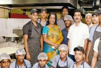 সেই মহিলার আয় এখন দিনে ২ লাখ টাকা