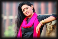 তিশার ফোন নিয়ে পালালো ম্যাক-আপ ম্যান!