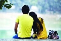 মেয়েরা ৭টি কারণে ছেলেদের প্রথমে প্রেমের প্রস্তাব দেয় না