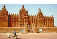 পৃথিবীর বৃহত্তম মাটির মসজিদ