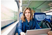 চলন্ত ট্রেনেই জীবনযাপন