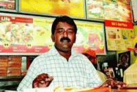 ২০ বছরে শূন্য থেকে ৩০ কোটির মালিক