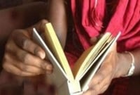 বইয়ের পৃষ্ঠা পানিতে ছিঁড়ে ফেললেই হয়ে যাবে বিশুদ্ধ পানি!