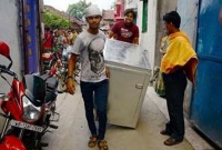 টয়লেটের কমোডে গুপ্তধন!