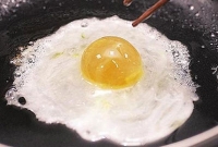 আগুন ছাড়াই ডিম ভাজা যায় যেখানে