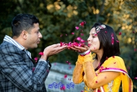 মেয়েরা ভালোবাসার কথা মুখে না বললেও ৮টি সংকেত দেয়