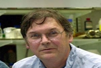 প্রেমে পড়তে হবে, না হয় কান্না জুড়ে দেবে : নোবেলজয়ী হান্ট