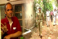 কঙ্কাল আঁকড়ে বাবার ৬ মাস, গভীর রহস্য!