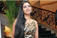 ধনে পাতায় বাড়াবে চুলের সৌন্দর্য